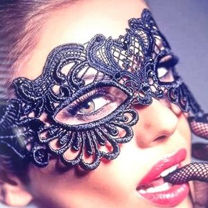 Women's embroidered Lace mask. NEW ITEM